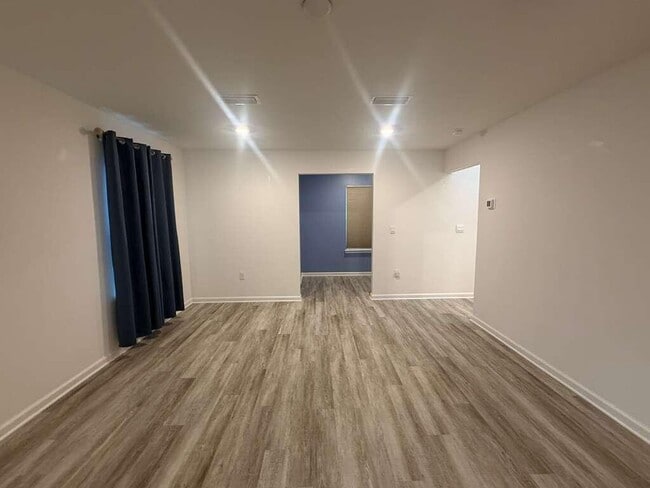 Building Photo - 128 Bluebeech St