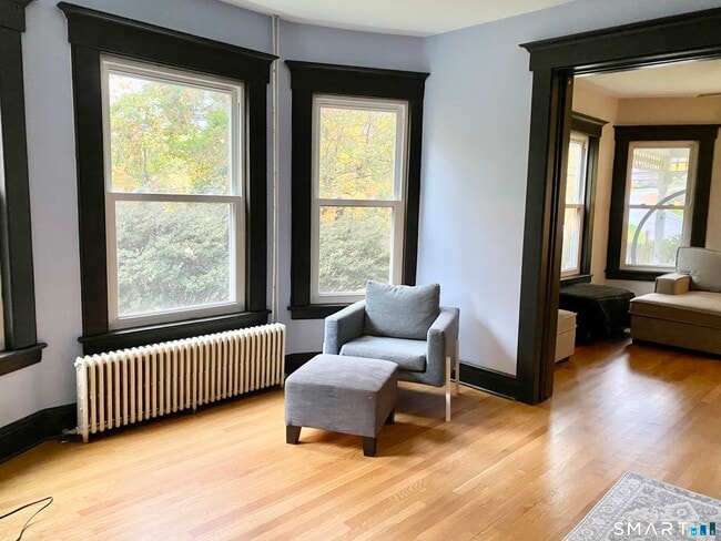 Building Photo - 1908 Stratfield Rd