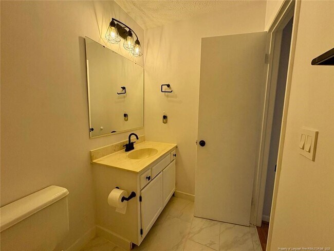 Building Photo - 5219 Mawood Ave