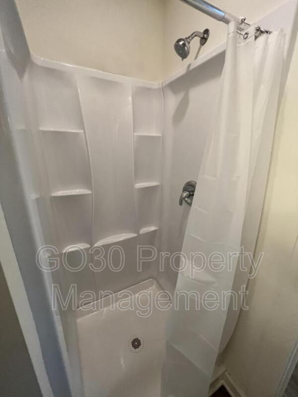 Building Photo - 403 Steel St