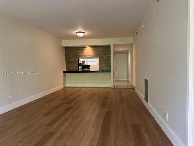 Building Photo - 8419 Forest Hills Dr