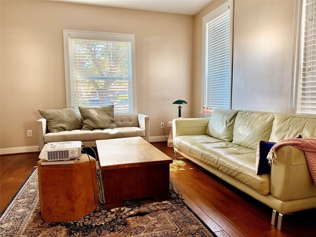 Building Photo - 4919 Walker St