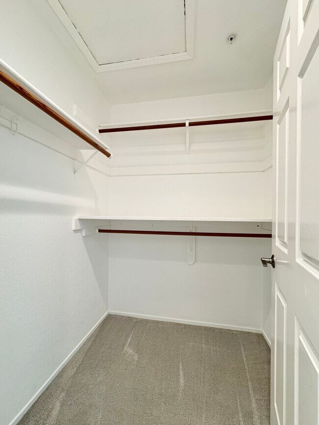 Building Photo - Napa, Gated Community Single Story 2 Bedro...