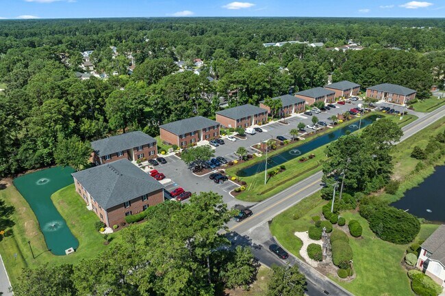 Building Photo - ??You had me at walk-in closet?? 1st Floor Immaculate 1 bedroom for rent in Sunny Myrtle Beach SC!