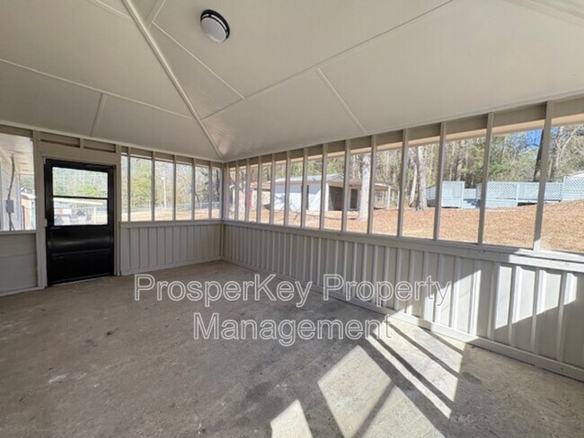 Building Photo - 2408 Midway Dr