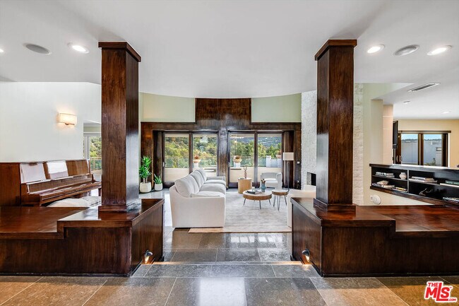 Building Photo - 11470 Dona Evita Dr