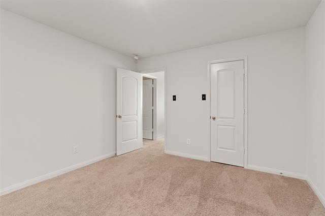 Building Photo - 3004 Cliffview Dr