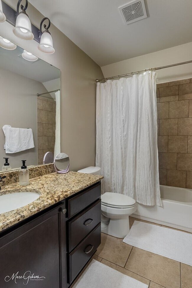 Building Photo - LEGACY HOME AVAILABLE! BELLE ROSE!