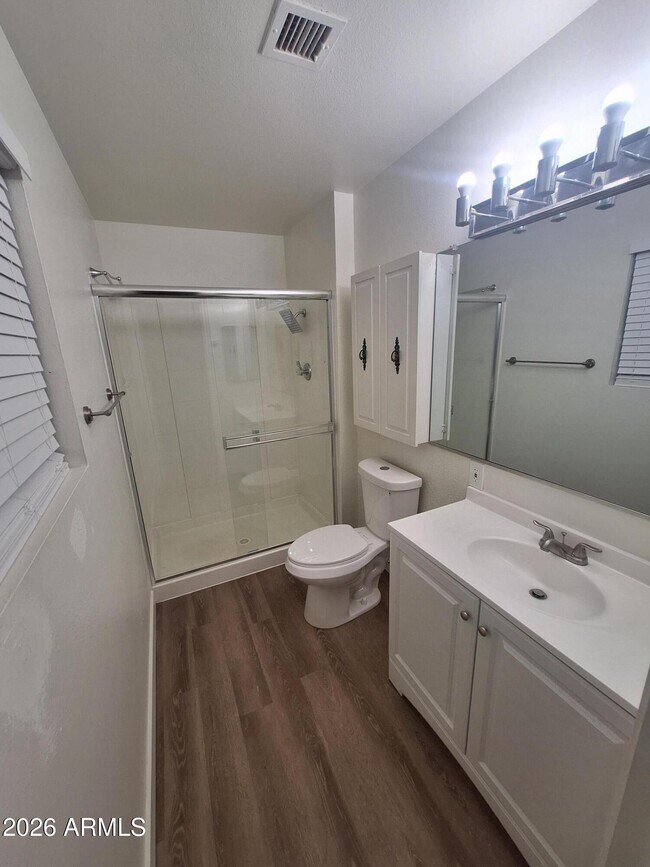 Building Photo - 2839 E Altadena Ave