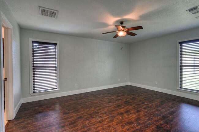 Building Photo - 5103 Temple Bell Dr