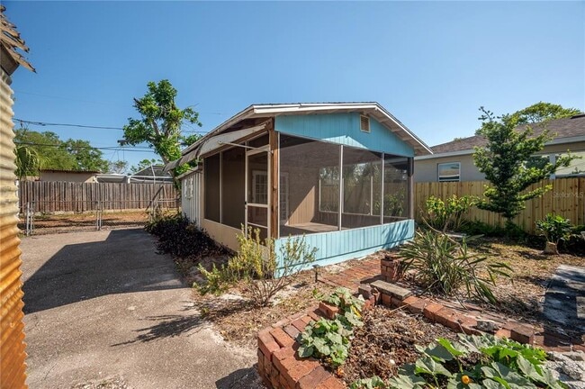 Building Photo - 3811 44th Ave N