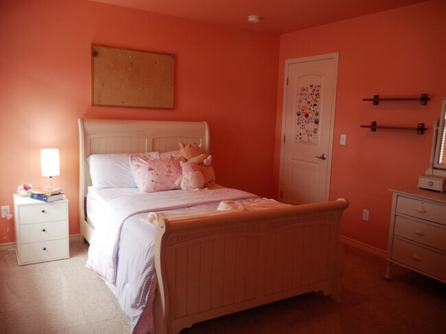 Building Photo - Beautiful, Fully Furnished, Maple Valley H...