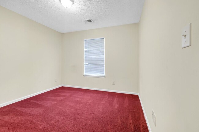 Building Photo - 5475 Hampton Ct