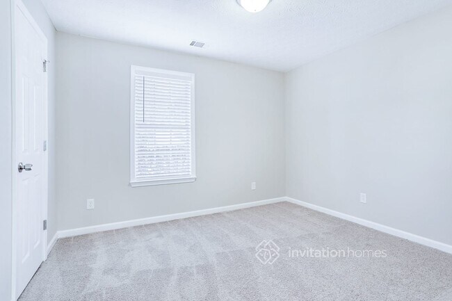 Building Photo - 140 Oak Hill Dr