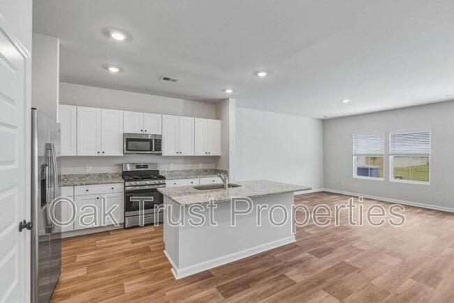 Building Photo - 753 Ridgley Dr
