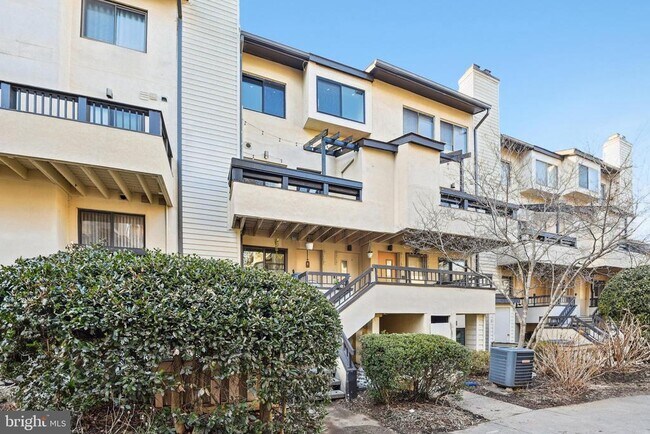 Building Photo - 9717 Hellingly Pl