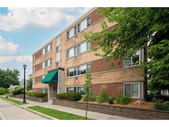 Building Photo - 3120 Hennepin Ave