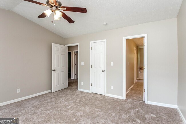 Building Photo - 1305 Sandybrook Ct