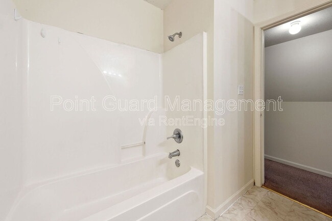 Building Photo - 955 Leroy St