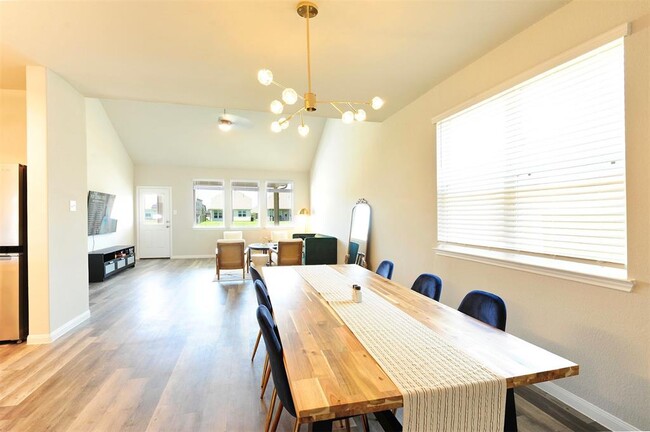 Building Photo - 24930 Adami Veduta Ct