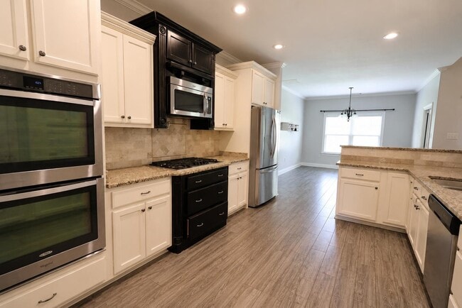 Building Photo - 36 Littleton Way