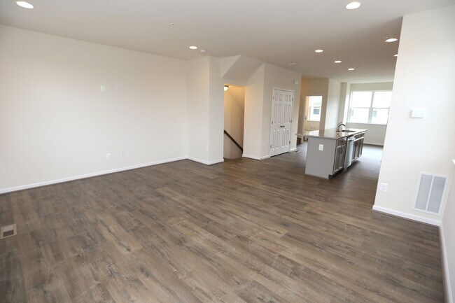 Building Photo - 14317 Summit View Ln