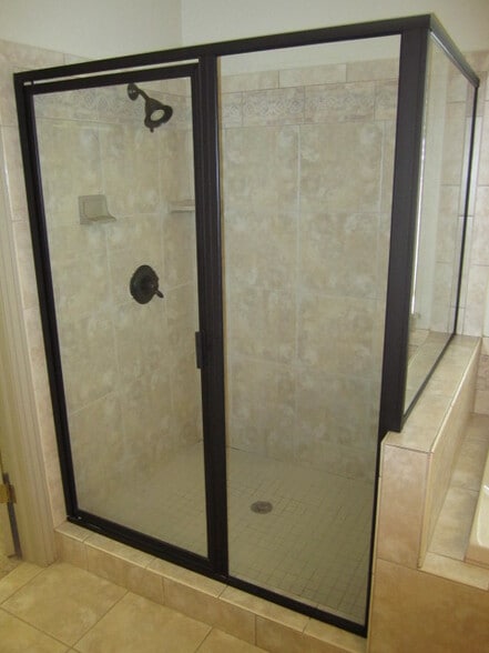 Building Photo - 132 Rue De Montserrat