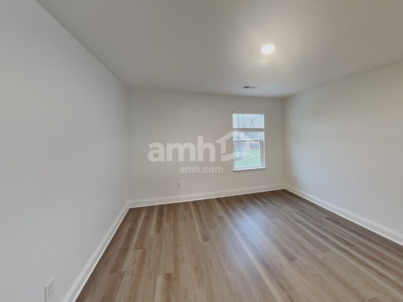 Building Photo - 205 Kramer Mills Dr