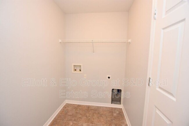 Building Photo - 1615 Laurel Meadows Dr
