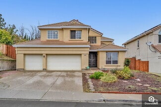 Building Photo - 2032 Crater Peak Way