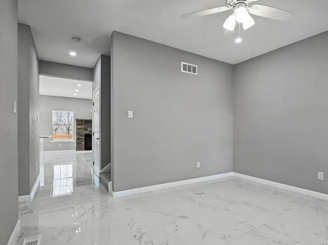 Building Photo - 54 Lower Ridge View Cir