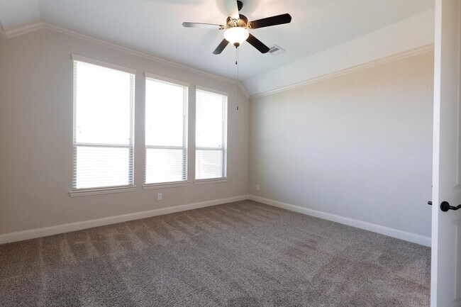 Building Photo - 28006 Laurel Garden Ln