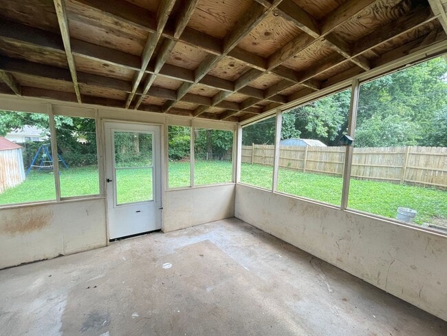 Building Photo - 1932 S Broadway Ave