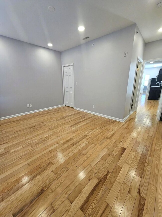 Building Photo - 813 N 41st St