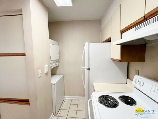 Building Photo - Lovely Ground Floor 1 Bedroom 1 Bath Condo in Bluewater Bay