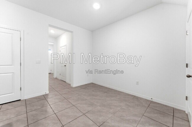Building Photo - 16632 Grotto Steam Pl