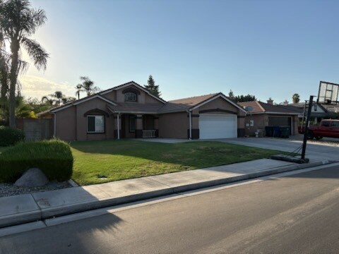 Primary Photo - 6213 Green Garden Dr