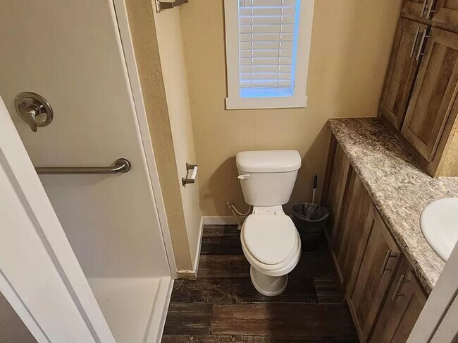 Building Photo - Tiny home available now in Kings Beach!