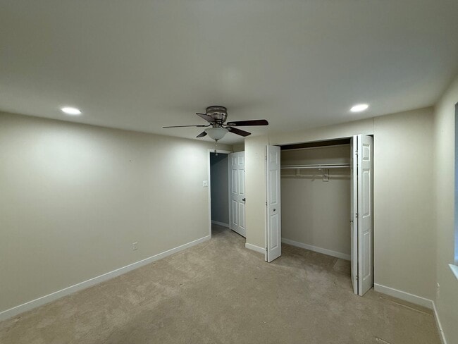 Building Photo - Spacious 2 Bed / 1.5 Bath in Centennial with In-Unit W/D