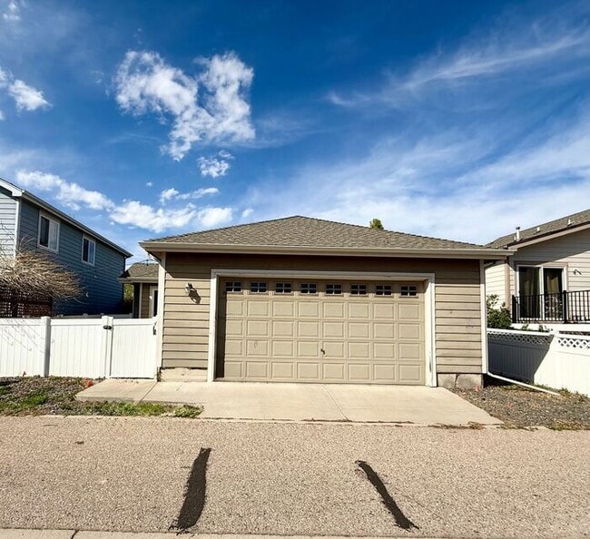 Building Photo - Well Maintained 4 Bed, 3 Bath Home in Anderson Farm!