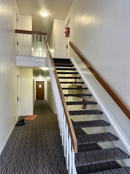 Building Photo - 2253 Hedgerow Road