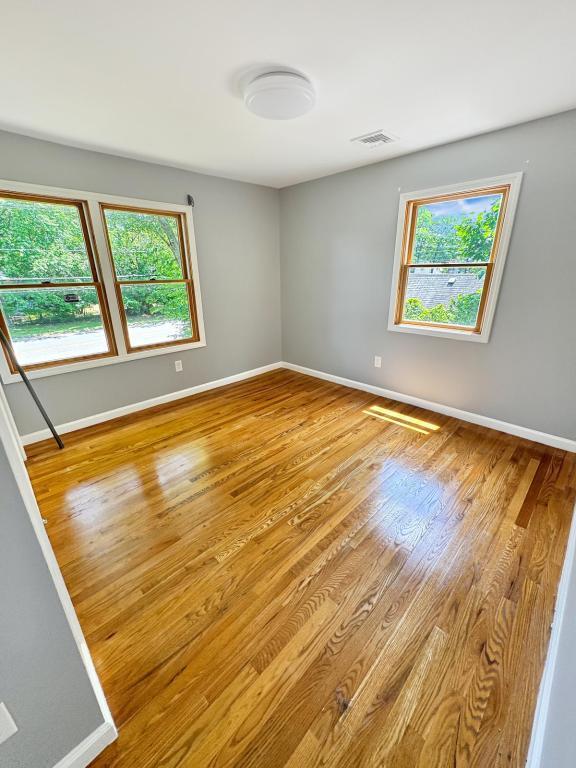 Building Photo - 499 Paramus Rd