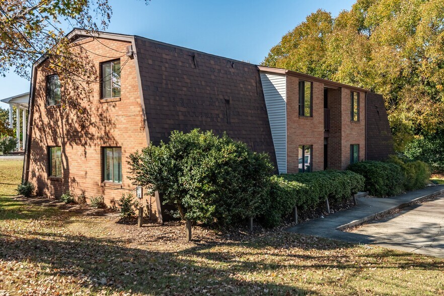 Building Photo - 511 Poplar St