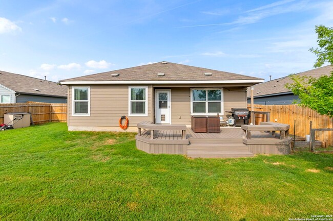 Building Photo - BEAUTIFUL 4-BEDROOM, SINGLE-STORY HOME IN ...