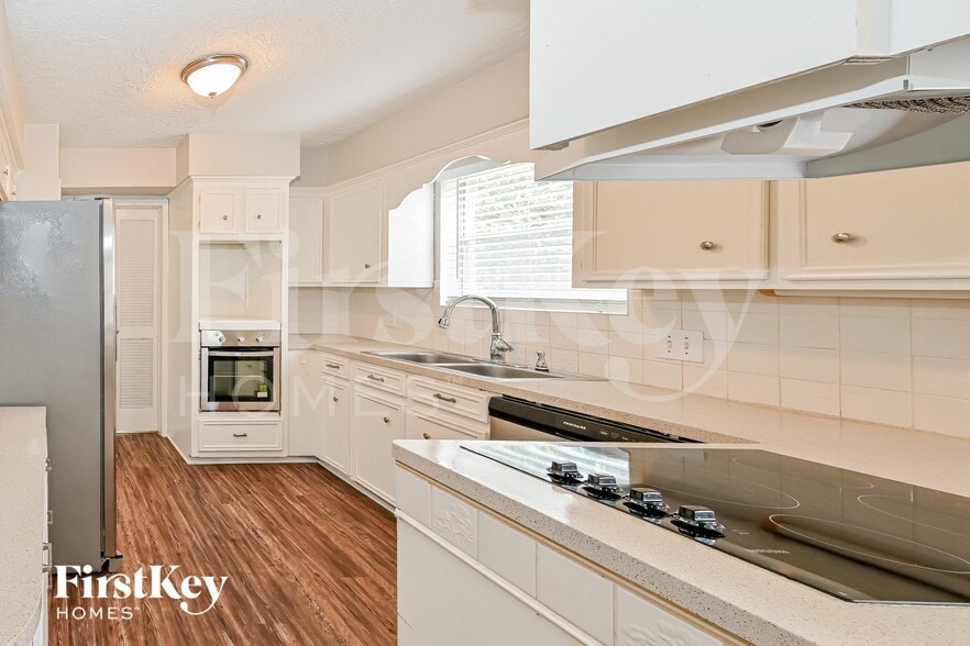 Building Photo - 3806 Fairvalley Dr