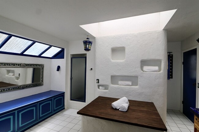 Building Photo - Garcia House: Fully Furnished, Wonderful Hot Tub, Spacious Fenced Outdoor Area, Pet-Friendly too!