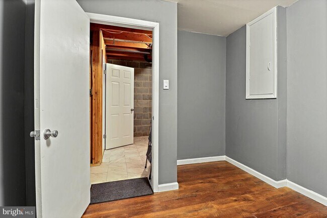 Building Photo - 9553 Cherry Oak Ct