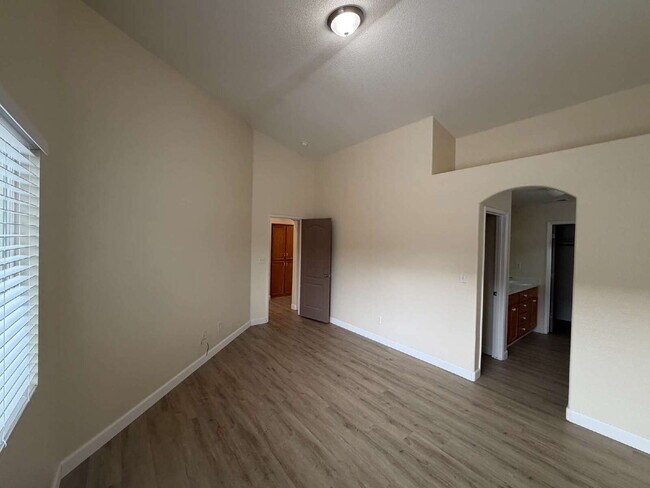 Building Photo - TWO WEEKS FREE RENT  "Charming 4-Bedroom Gem with 2 Full Baths in Merced – Spacious 1,515 Sq Ft H...