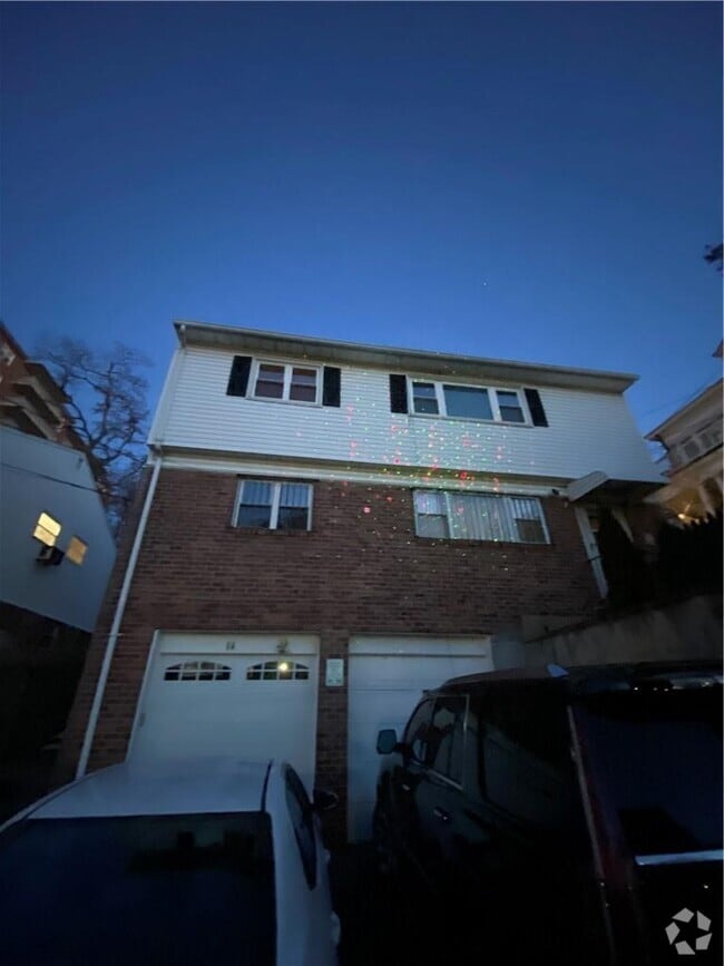 Building Photo - 14 Sunnyside Dr