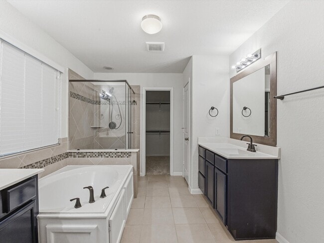 Building Photo - 23827 Pennington Hills Dr